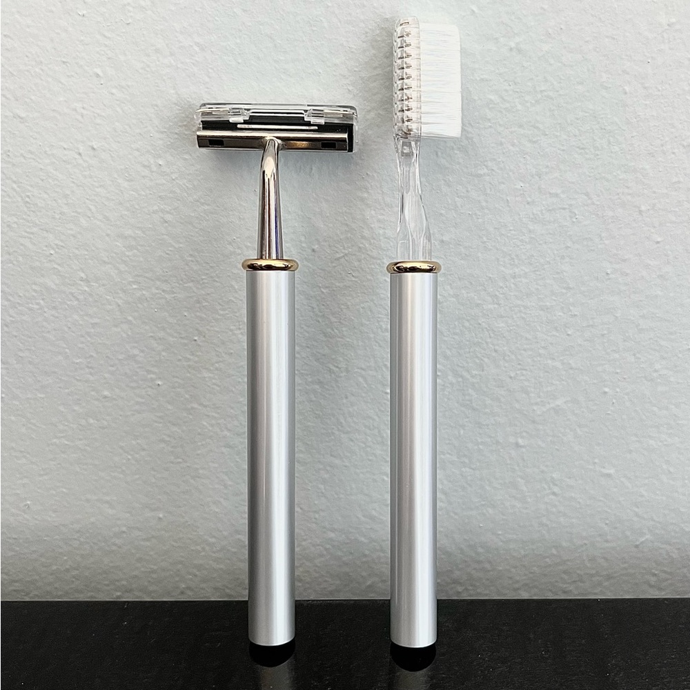 FREE w/+$75 Purchase* | ✨🆕 NWOT Disposable Grooming Set, from the Wynn Hotel